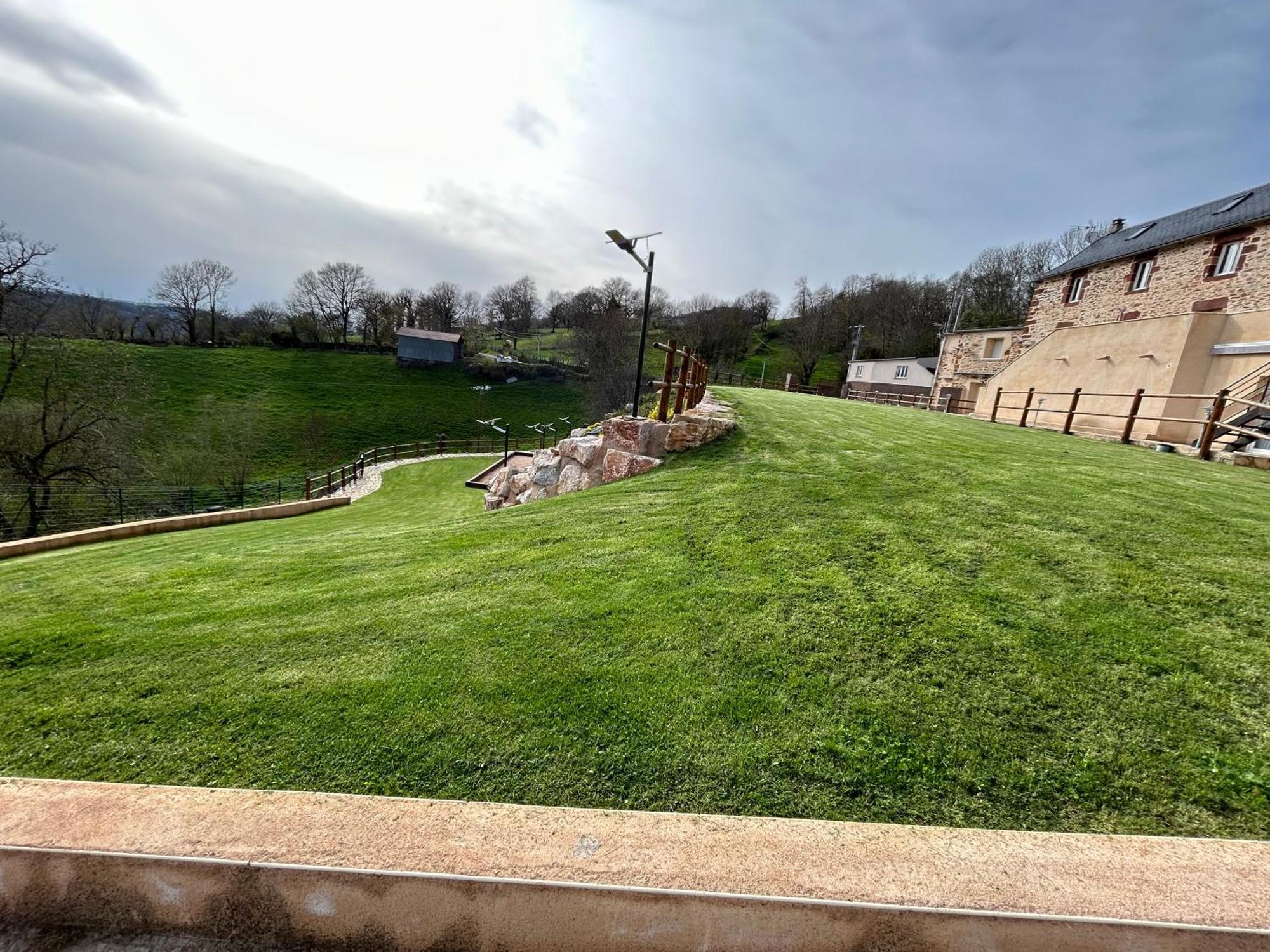 Le Domaine Du Bez Gite De Michel Piscine Sauna Hammam Spa Saint-Laurent-dʼOlt Esterno foto
